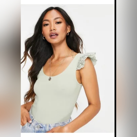 Vera Moda- Bodysuit Minty green- Vero Moda Ruffle Sleeve Green bodysuit - Picture 4 of 7